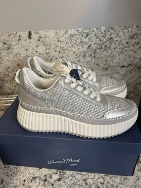 Universal Thread Metallic Silver Platform Lace-Up Sneakers